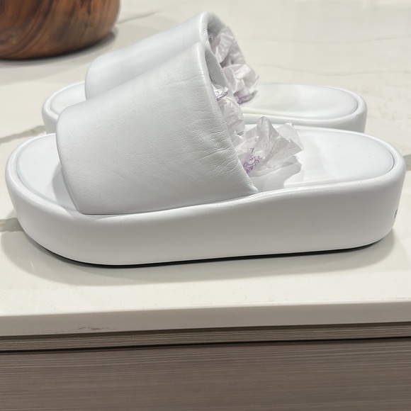 Balenciaga slides. - Picture 3 of 7